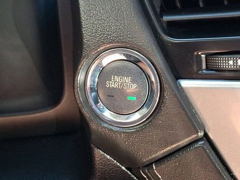 Used 2020 Chevrolet Suburban Premier AWD/4WD image 33
