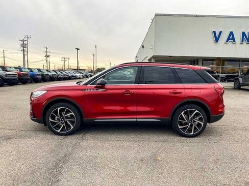 New 2025 Lincoln Corsair Reserve FWD image 4