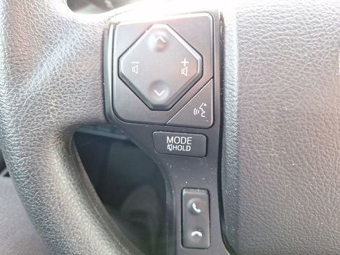 Used 2022 Toyota Tacoma SR image 23