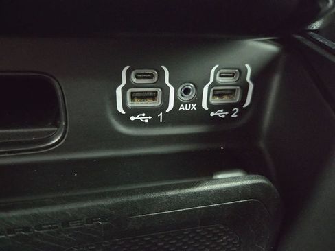 Used 2024 RAM 1500 Laramie AWD/4WD image 45