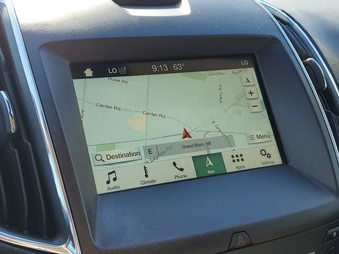 Used 2018 Ford Edge Titanium w/ Equipment Group 301A AWD/4WD image 32