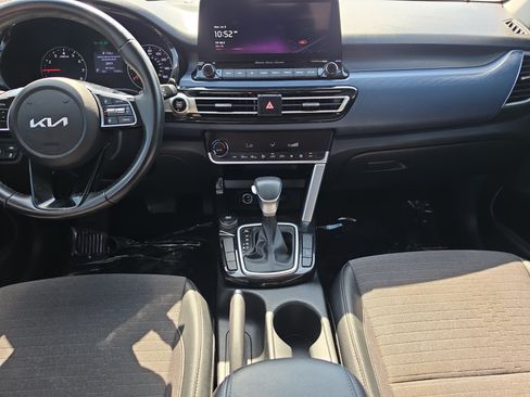 Certified 2023 Kia Seltos S w/ Navigation Package FWD image 14