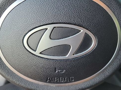 Used 2024 Hyundai Elantra Limited FWD image 29
