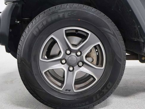 Used 2018 Jeep Wrangler Unlimited Sport S AWD/4WD image 34