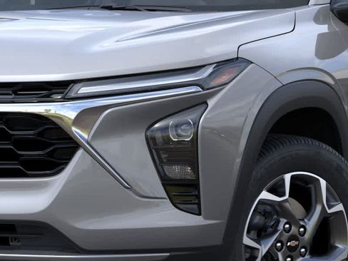 New 2026 Chevrolet Trax LT w/ LT Convenience Package FWD image 10
