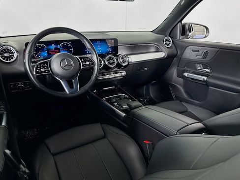 Used 2023 Mercedes-Benz EQB 300 4MATIC image 28