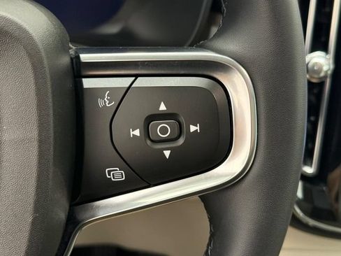 Used 2023 Volvo XC40 B5 Ultimate w/ Climate Package AWD/4WD image 17