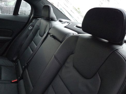 Certified 2023 Volvo S60 B5 Plus w/ Climate Package image 6