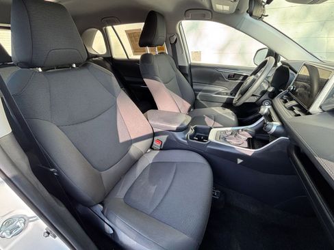 Used 2025 Toyota RAV4 LE image 36