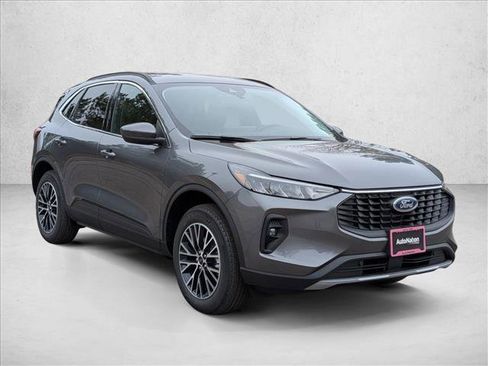 New 2026 Ford Escape PHEV w/ Class II Trailer Tow Package image 6