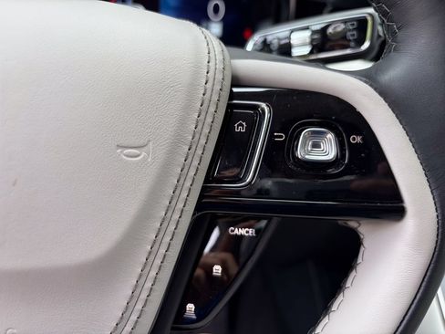 Used 2026 Lincoln Aviator AWD image 41