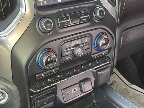 Used 2019 Chevrolet Silverado 1500 LT Trail Boss image 16