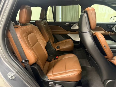 Used 2022 Lincoln Aviator Grand Touring w/ Equipment Group 301A AWD/4WD image 23