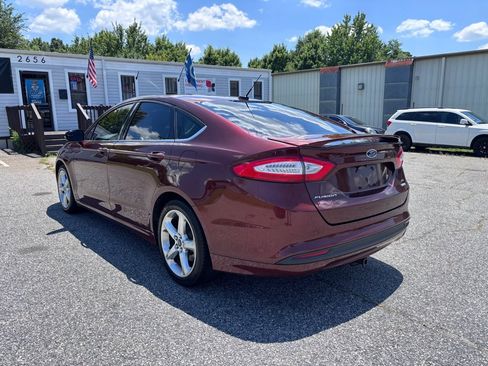 Used 2016 Ford Fusion SE FWD image 5