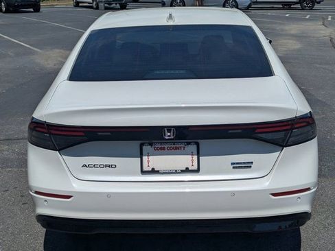 Used 2024 Honda Accord Touring image 6