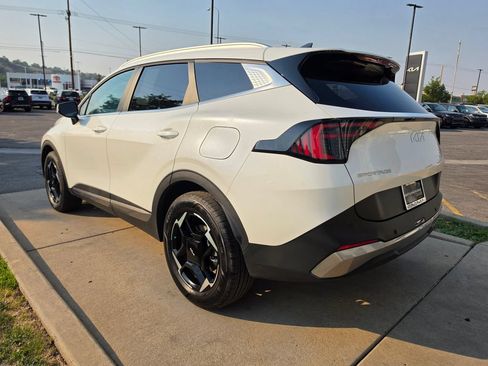 Certified 2026 Kia Sportage EX AWD/4WD image 7