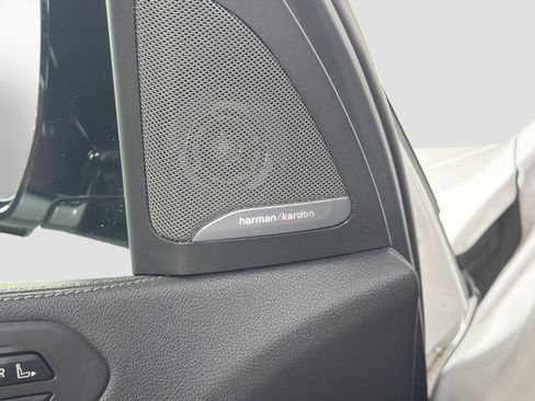 Used 2021 BMW X7 M50i image 19