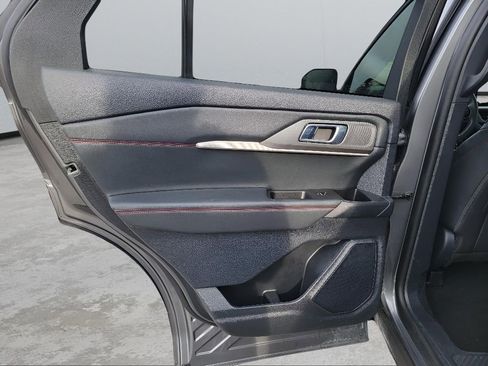 Used 2025 Ford Explorer ST-Line image 27