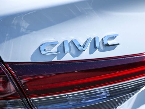 Used 2025 Honda Civic Sport image 9