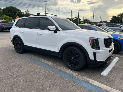 Used 2022 Kia Telluride EX w/ EX Premium Package AWD/4WD image 1