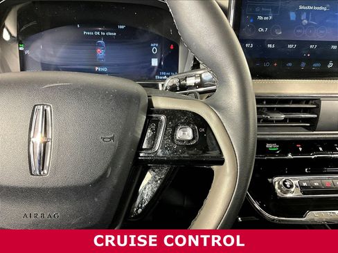 Used 2024 Lincoln Corsair FWD image 12