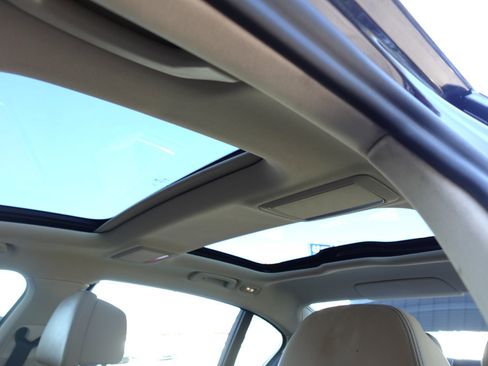 Used 2016 BMW 750i image 14