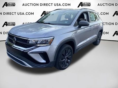 Used 2024 Volkswagen Taos S FWD image 1