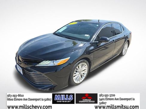 Used 2019 Toyota Camry XLE w/ Carpet Mat Package FWD image 1