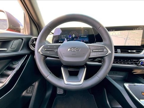 New 2027 Chevrolet Equinox LT w/ Convenience Package II AWD/4WD image 17