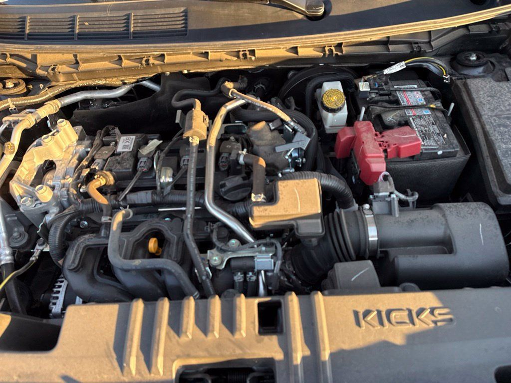 Used 2026 Nissan Kicks SR AWD/4WD image 12