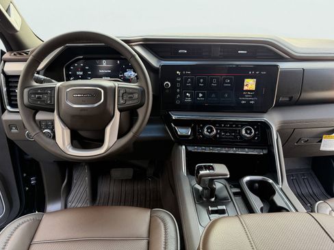 Used 2025 GMC Sierra 1500 Denali w/ Technology Package image 3