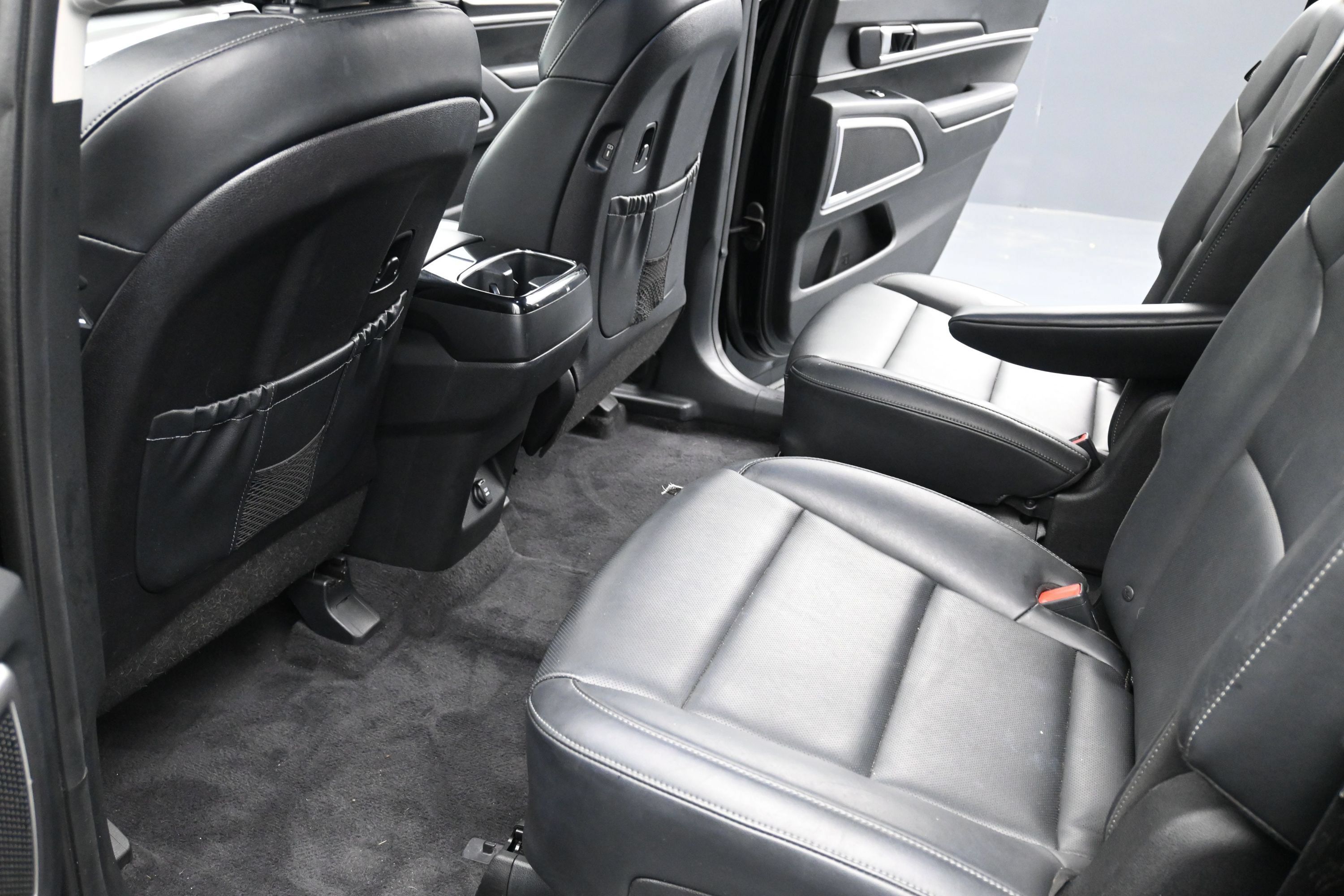 Used 2025 Kia Telluride S FWD image 13