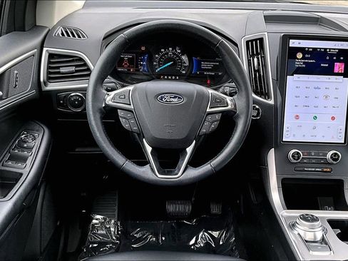 Certified 2024 Ford Edge SEL w/ Convenience Package image 5