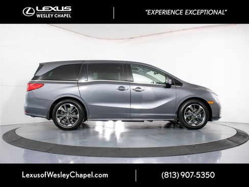 Used 2023 Honda Odyssey Elite image 4