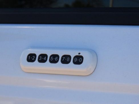 Used 2023 Ford Bronco Badlands image 17