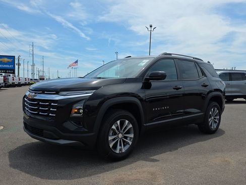 New 2026 Chevrolet Equinox LT w/ Convenience Package II FWD image 1