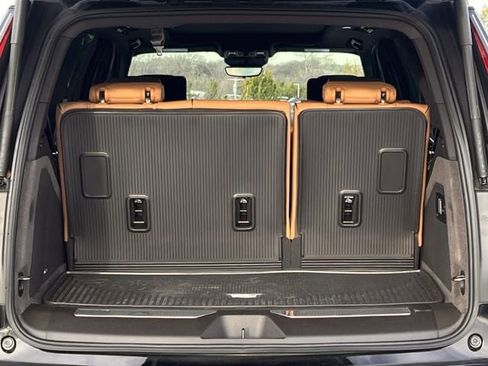 Certified 2023 Cadillac Escalade Premium Luxury w/ Performance Package image 28