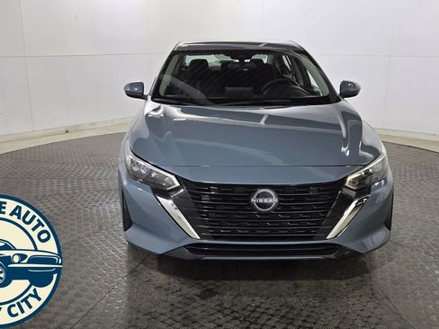 Used 2025 Nissan Sentra SV FWD image 2