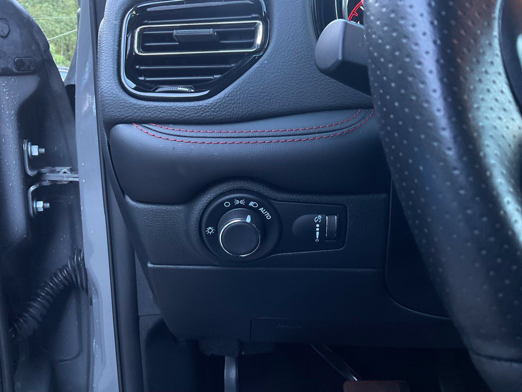 Used 2025 Dodge Durango GT AWD/4WD image 13