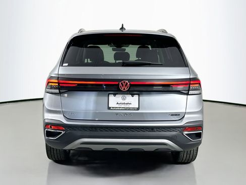 Certified 2025 Volkswagen Taos SEL image 5
