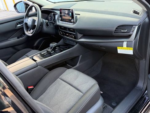 Certified 2026 Nissan Rogue SV FWD image 16