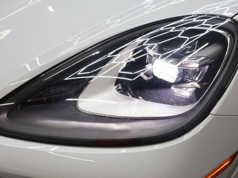 Used 2021 Porsche Cayenne image 28