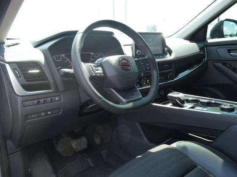 Used 2025 Nissan Rogue SV w/ Rock Creek Premium Package AWD/4WD image 24