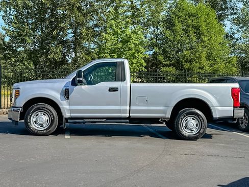 Used 2019 Ford F250 XL w/ Power Equipment Group RWD image 6