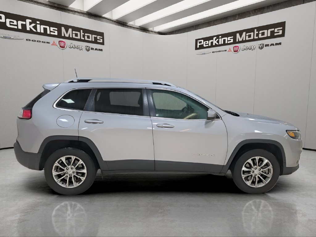 Used 2019 Jeep Cherokee Latitude Plus AWD/4WD image 8