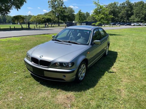 Used 2005 BMW 325xi Sedan AWD/4WD image 6