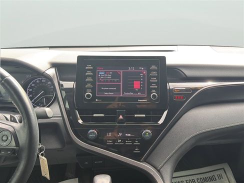 Used 2021 Toyota Camry SE w/ Cold Weather Package AWD/4WD image 18