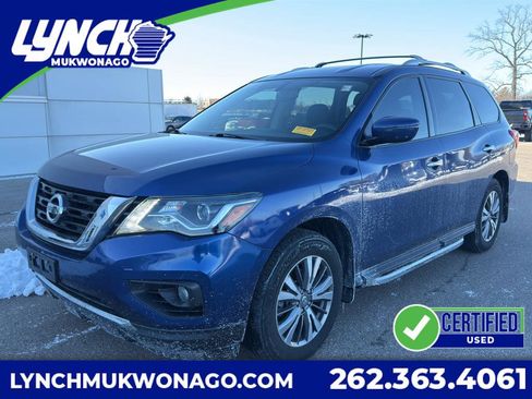 Used 2019 Nissan Pathfinder SV image 1