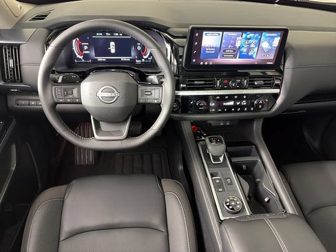 Used 2026 Nissan Pathfinder SL w/ SL Premium Package AWD/4WD image 14