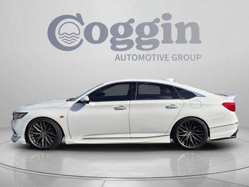 Used 2019 Honda Accord Touring image 3